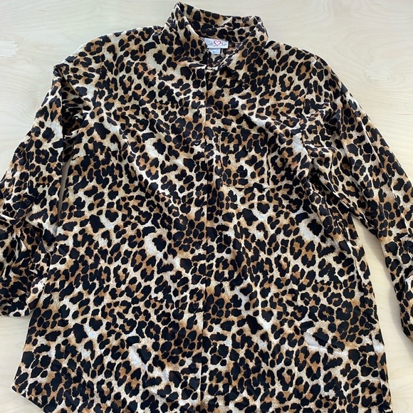 Times Two Maternity Blouse size XL (H) - Picture 3 of 9